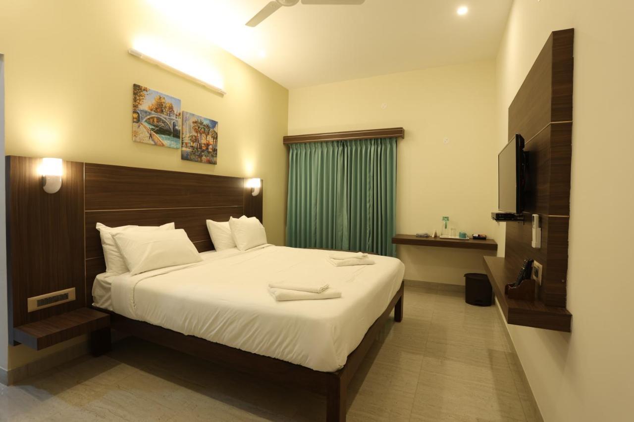 Minas Manor Hotel Tiruchirappalli Eksteriør billede