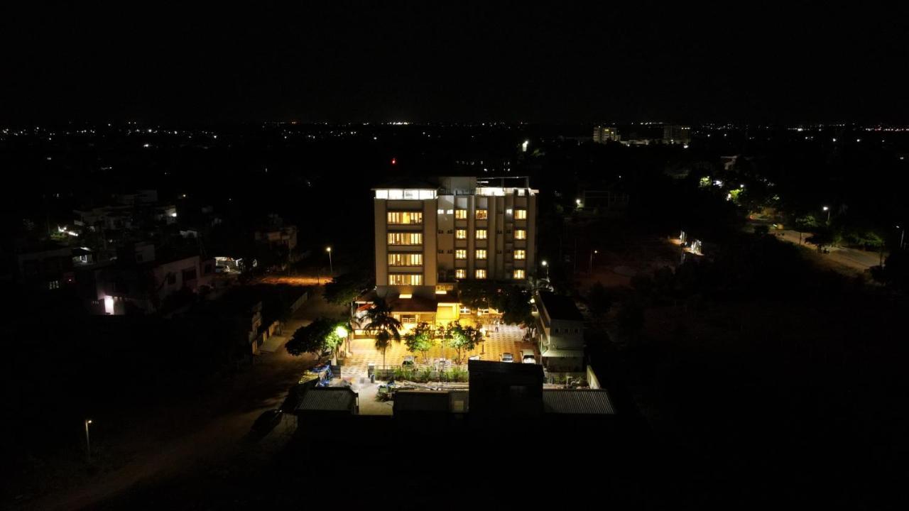 Minas Manor Hotel Tiruchirappalli Eksteriør billede