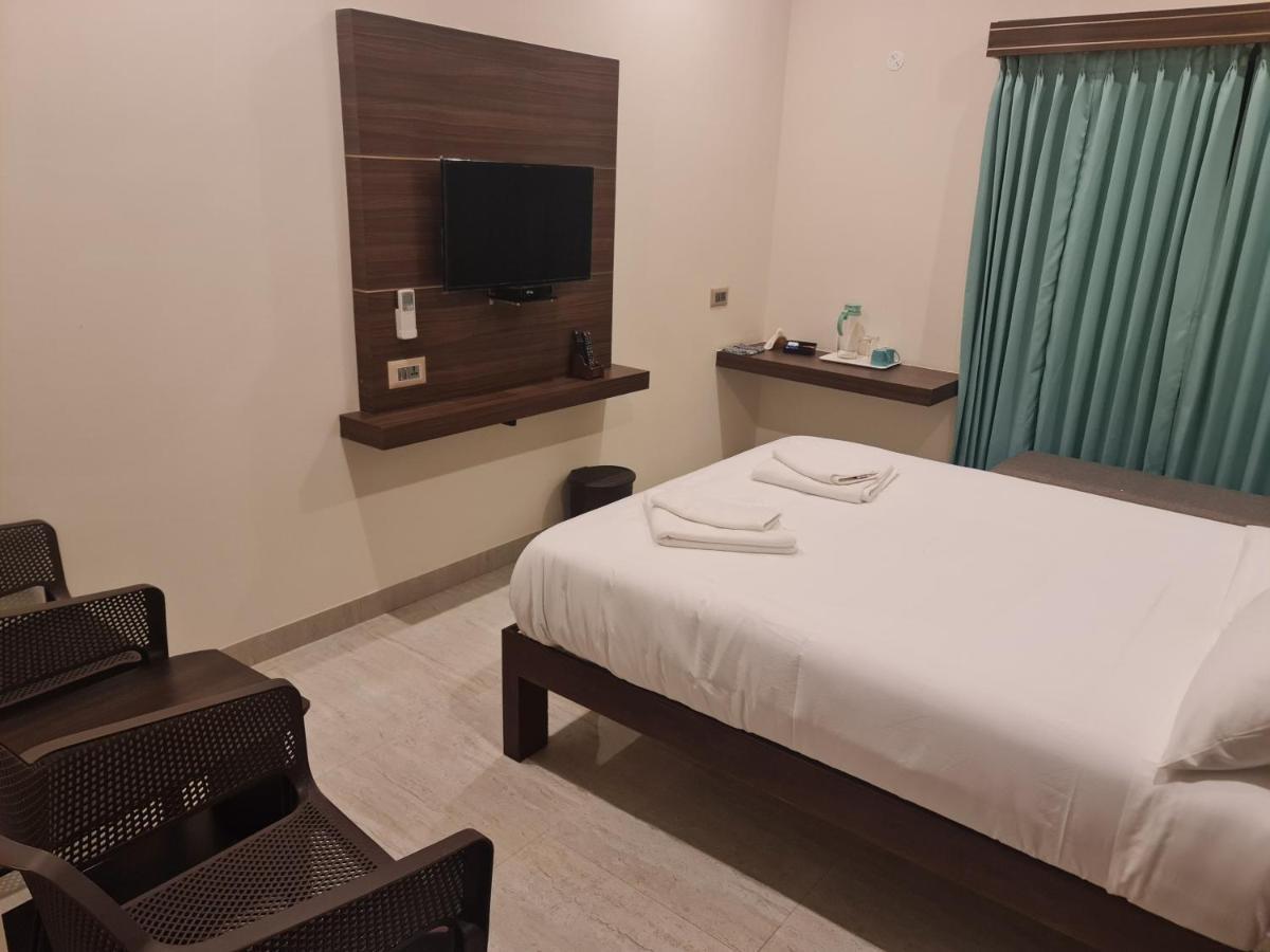 Minas Manor Hotel Tiruchirappalli Eksteriør billede