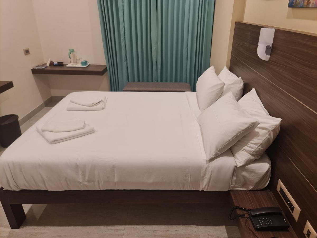 Minas Manor Hotel Tiruchirappalli Eksteriør billede